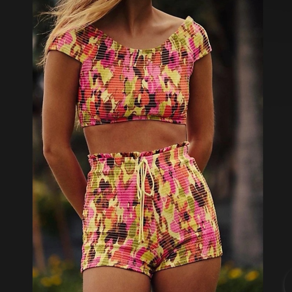 Free People free-est Darcy Smocked Swim Top And Shorts Set Pink Combo Small NWT